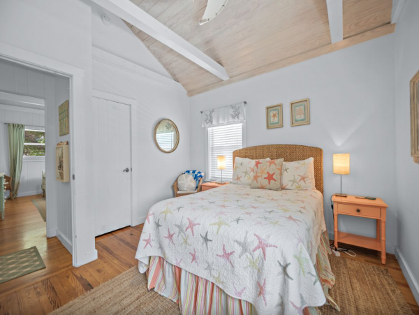 Three Bedroom Lido Key Vacation Home Sleeps Eight Guests